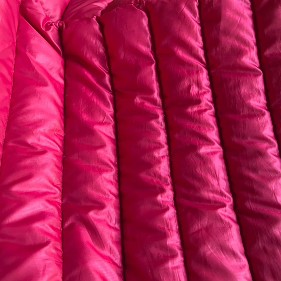 Marmot Women’s Pink 800 Fill XS Puffer Vest - Picture 8 of 15